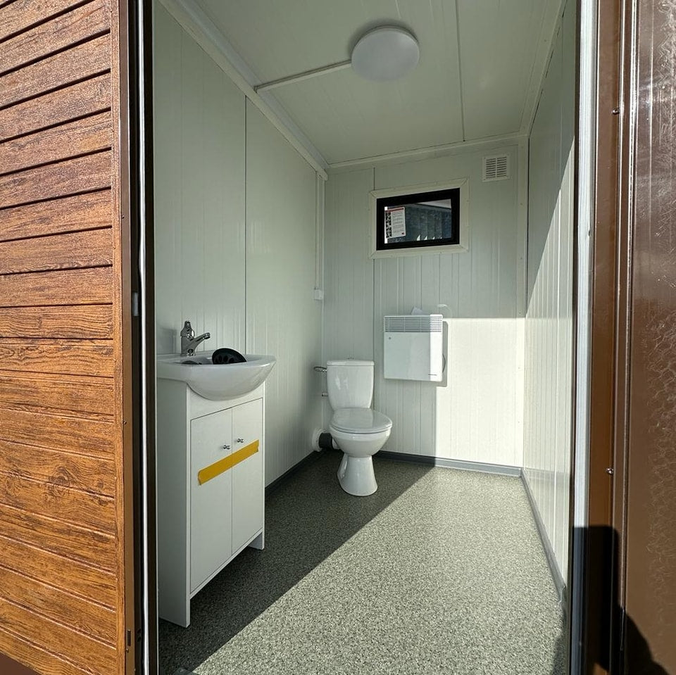 Sanitärcontainer mit Fäkalientank