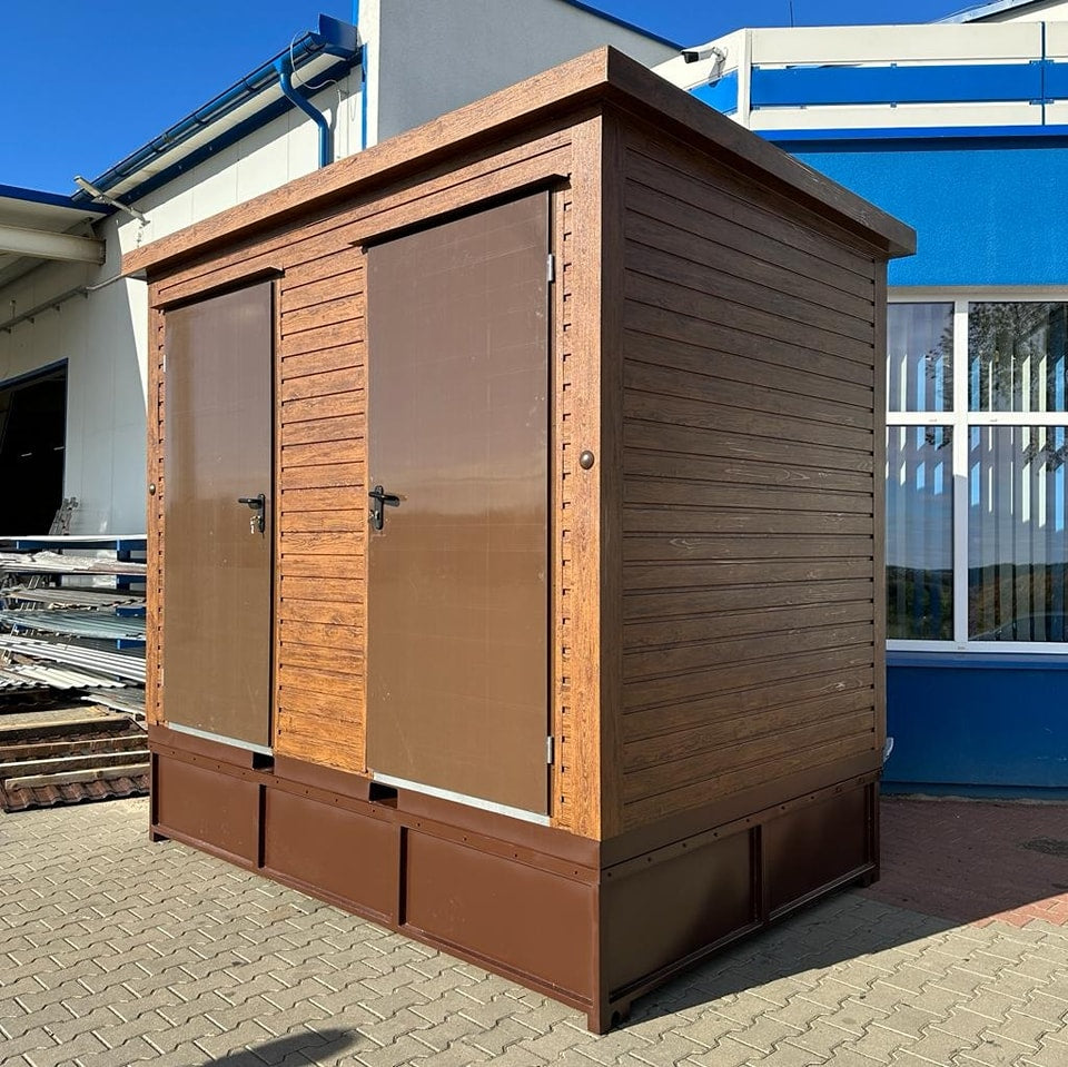Sanitärcontainer mit Fäkalientank