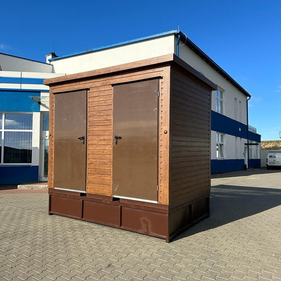Sanitärcontainer mit Fäkalientank