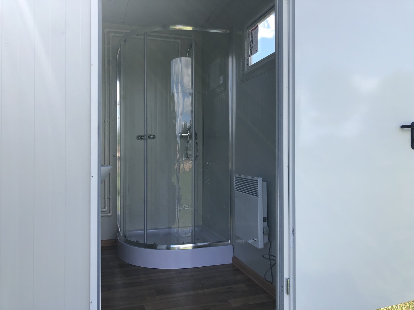 Sanitärcontainer - WC + Dusche + Spülkasten