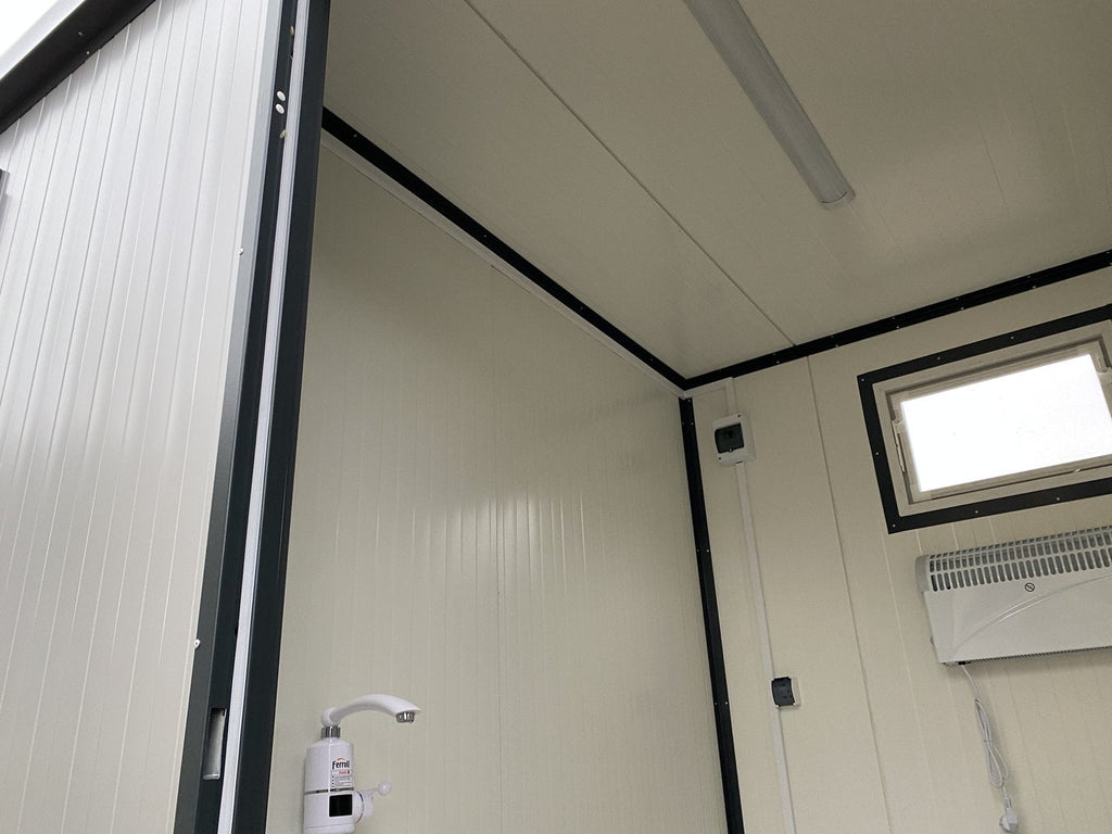 Doppel-Sanitärcontainer 3,00 x 2,00 m