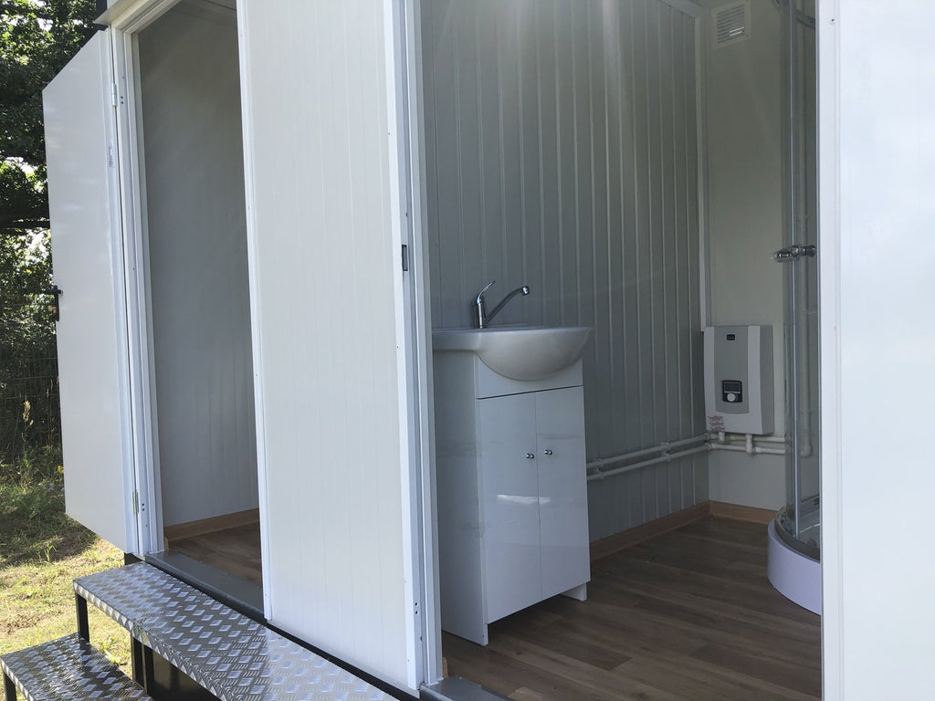 Sanitärcontainer - WC + Dusche + Spülkasten
