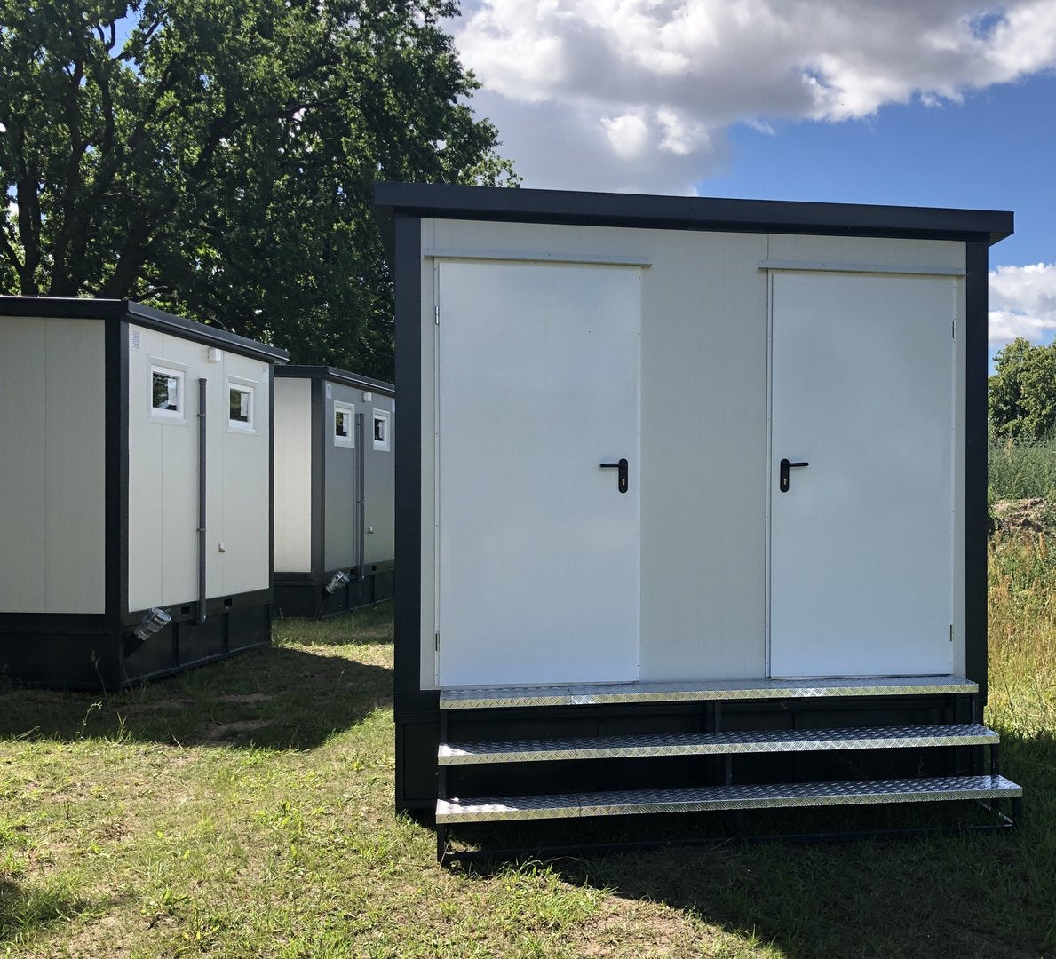 Sanitärcontainer - WC + Dusche + Spülkasten