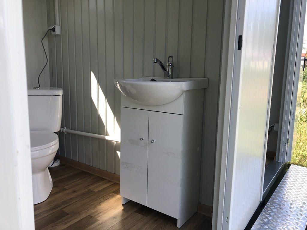 Sanitärcontainer - WC + Dusche + Spülkasten