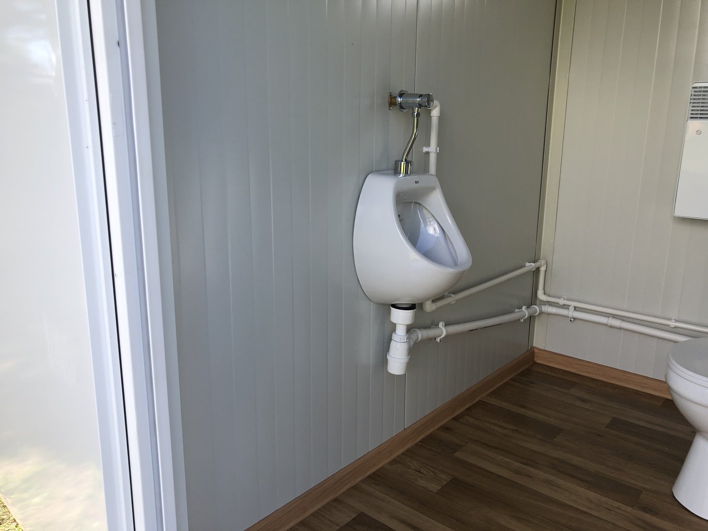 Sanitärcontainer - WC + Dusche + Spülkasten