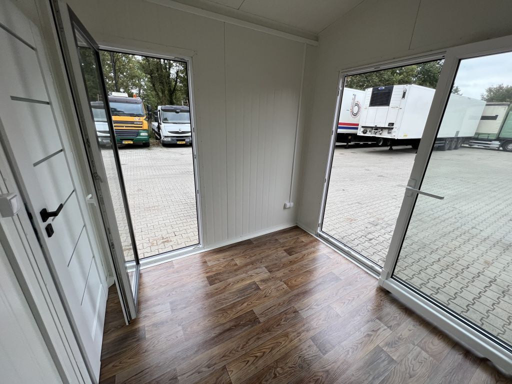 Büro mit 24 m²