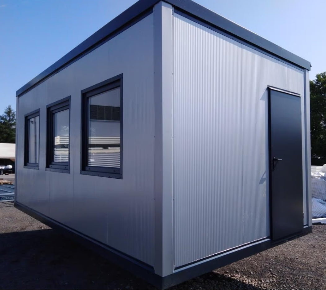 GEBRAUCHTER 20-FUẞ-BÜROCONTAINER (ABM. 6,00 X 2,5)