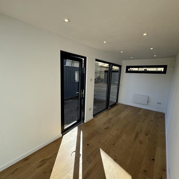 KUNDENSPEZIFISCHER 20 x 8 Fuß VERSANDBEHÄLTER UMBAU | Tragbares Gebäude | Gartenbüro | #935